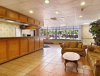 Days Inn Binghamton Front Street 内观 照片